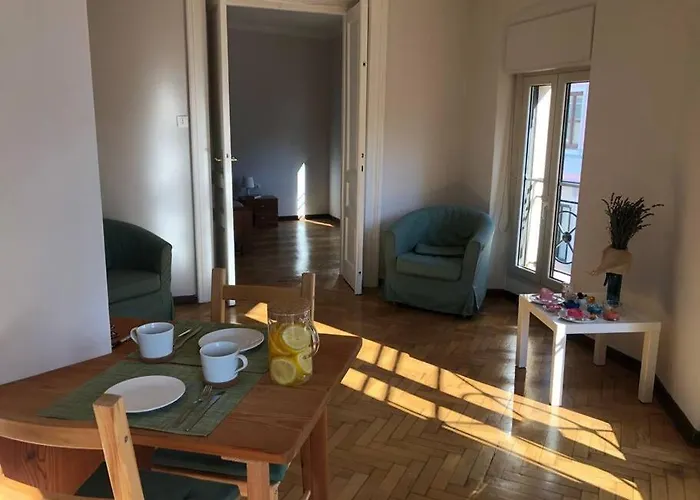 Light House: Luce E Charme In Un Piccolo Faro Trieste