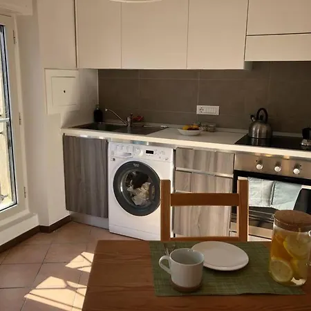 Light House: Luce E Charme In Un Piccolo Faro * Triest